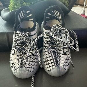 Baby YEEZY Nike soft walkers sport shoe